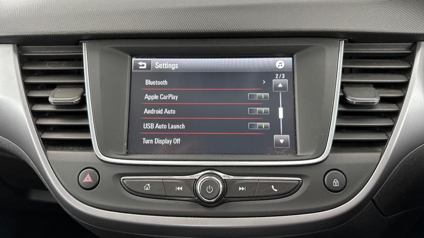 Android Auto/ Apple CarPlay and Bluetooth 