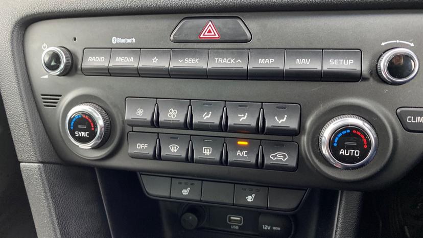 dual Climate Control and air conditioning 