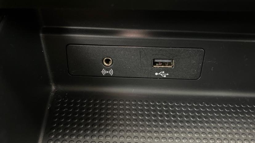 USB, AUX
