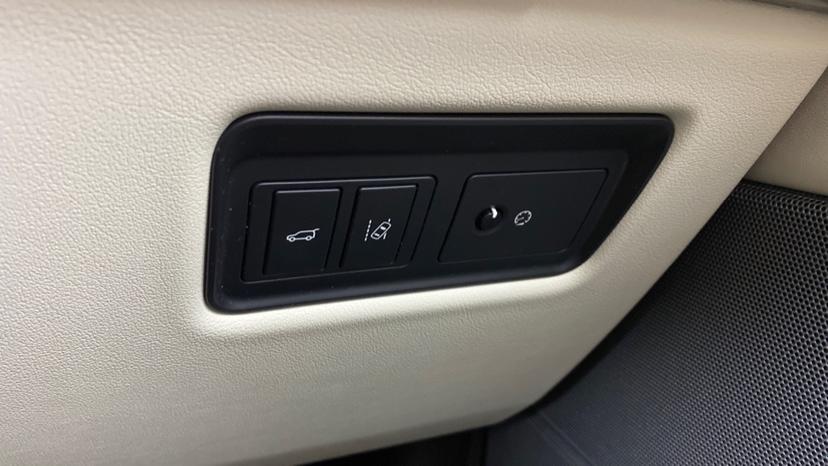 lane assist and electric tailgate button 