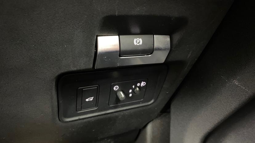 electric park brake and electric tailgate button 