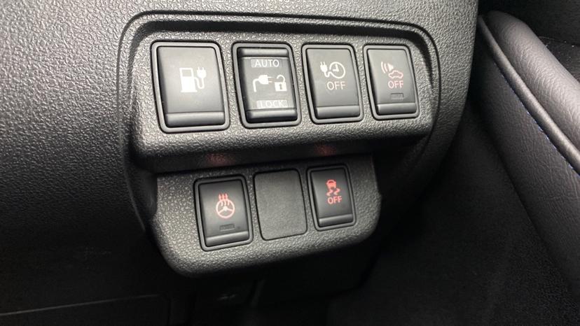 heated steering wheel and electric fuel flap button 
