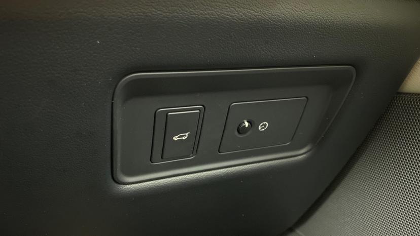 electric tailgate button 