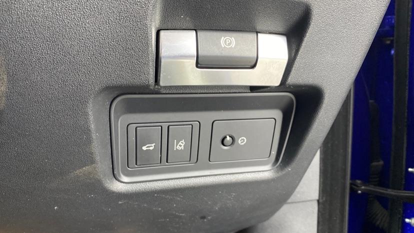 electric park brake/ lane assist and electric tailgate button 