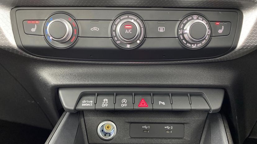 Air-conditioning, heated seats, driving modes, traction control, automatic stop start, parking sensors, 12V, USB-C