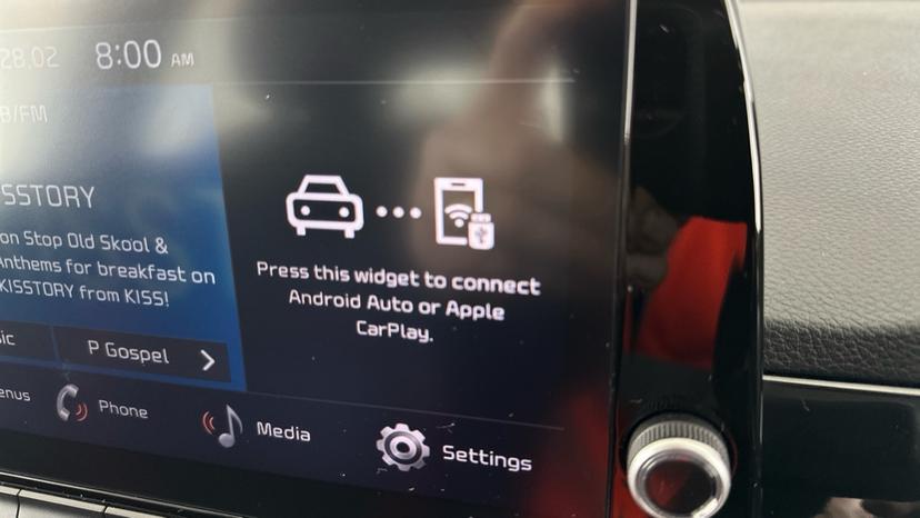 Apple CarPlay / Android Auto 