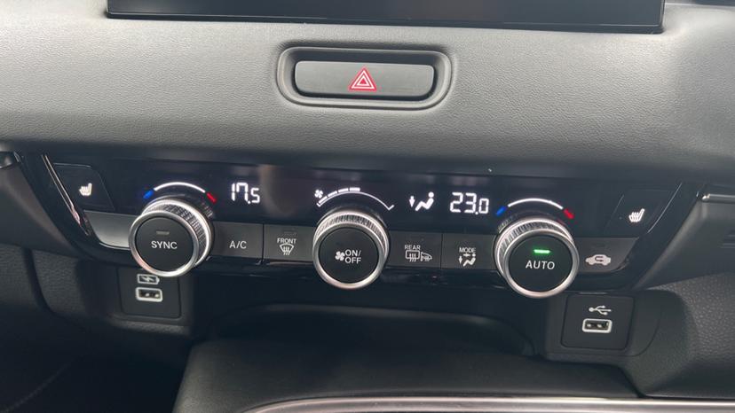 DUAL ZONE CLIMATE CONTROL