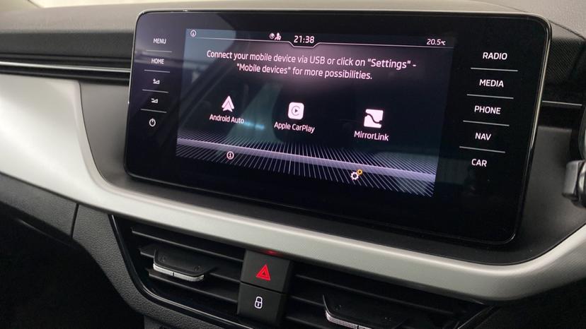 Android Auto/ Apple CarPlay 
