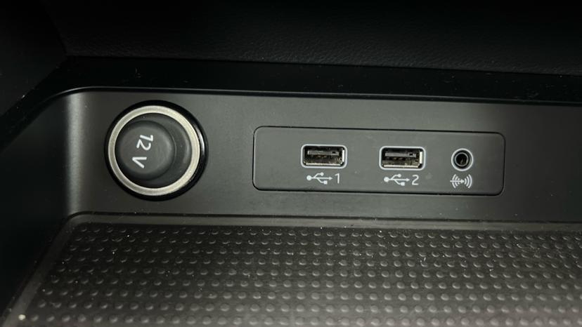 12V, USB x2 , AUX