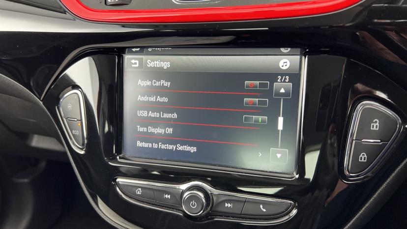 Apple CarPlay and Android Auto 