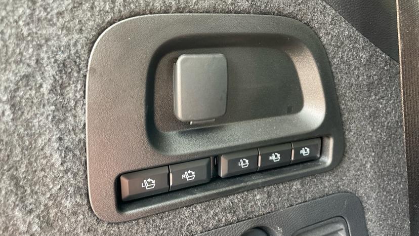 Rear Seat Electrical Controls 