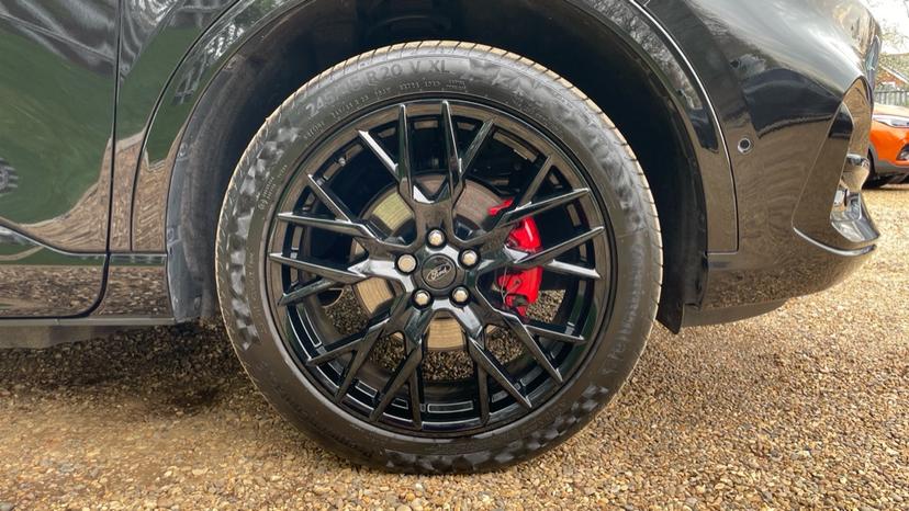 20” Black, Performance alloy wheels 