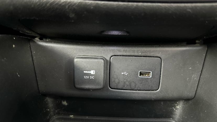 12v/USB connection 