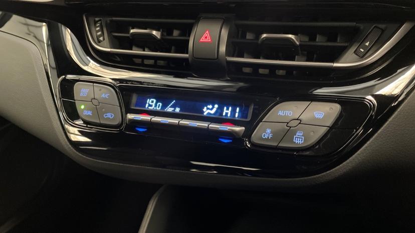 Dual Zone Climate Control 