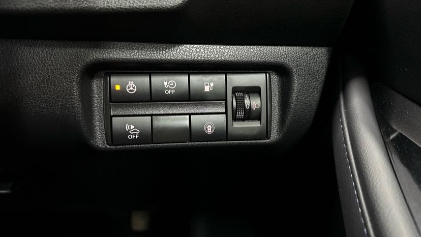 Blind Spot Monitoring System /Heated Steering Wheel 