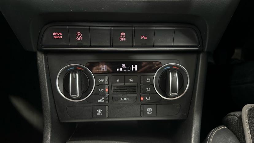 Air Conditioning /Dual Climate Control/Auto Stop Start  