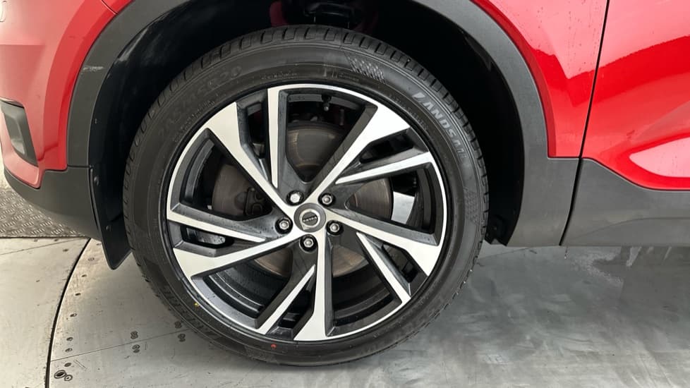 Xc40 Red R Design Used 2020 RED Volvo XC40 1.5 T5 Recharge PHEV R DESIGN Pro 5dr Auto ...