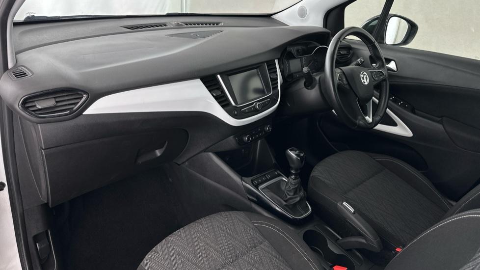 Used 2020 WHITE Vauxhall Crossland X 1 2T 110 Griffin 5dr 6 Spd used-2020-white-vauxhall-crossland-x-1-2t-110-griffin-5dr-6-spd